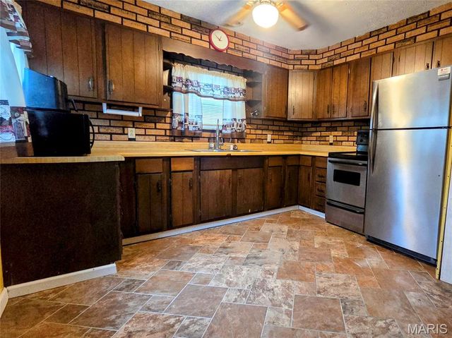 1401 Maiden Lane, Belleville, IL 62220