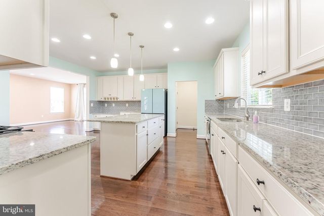 5829 AMANDA ROSE LN, Woodbridge, VA 22193