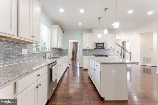 5829 AMANDA ROSE LN, Woodbridge, VA 22193