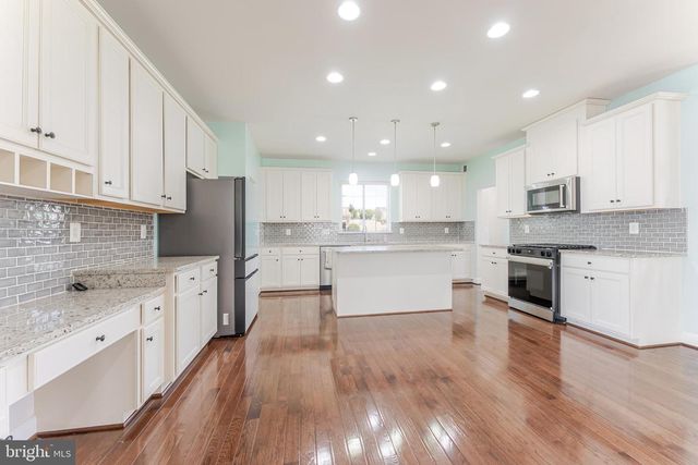 5829 AMANDA ROSE LN, Woodbridge, VA 22193