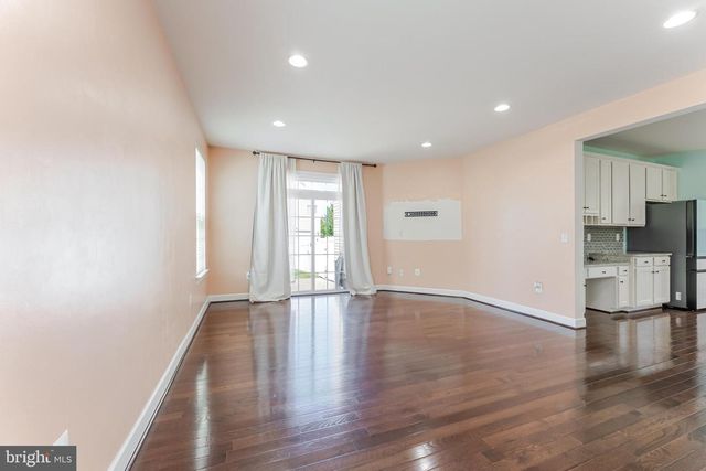 5829 AMANDA ROSE LN, Woodbridge, VA 22193