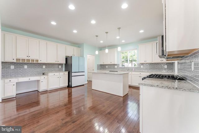 5829 AMANDA ROSE LN, Woodbridge, VA 22193