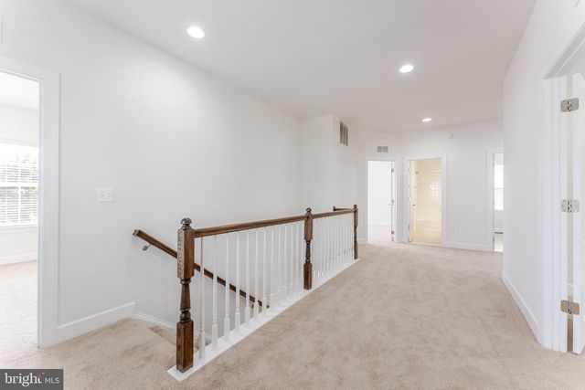 5829 AMANDA ROSE LN, Woodbridge, VA 22193