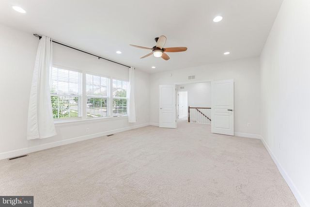 5829 AMANDA ROSE LN, Woodbridge, VA 22193
