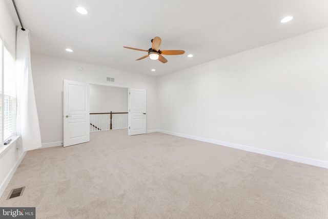 5829 AMANDA ROSE LN, Woodbridge, VA 22193