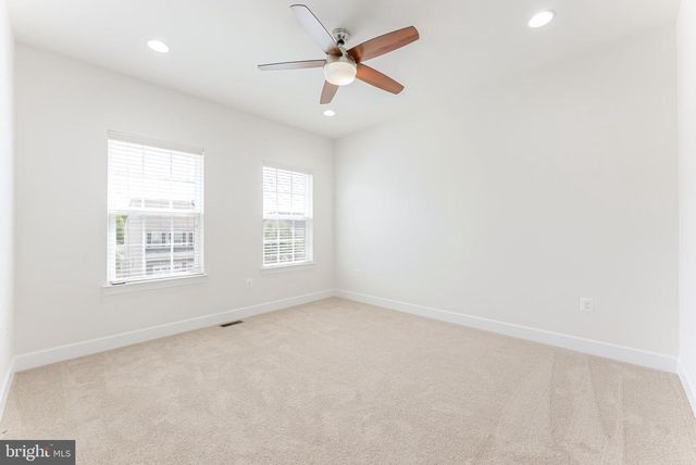5829 AMANDA ROSE LN, Woodbridge, VA 22193
