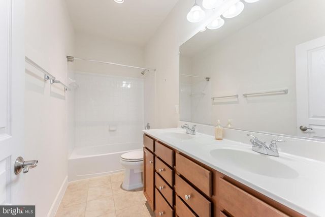 5829 AMANDA ROSE LN, Woodbridge, VA 22193