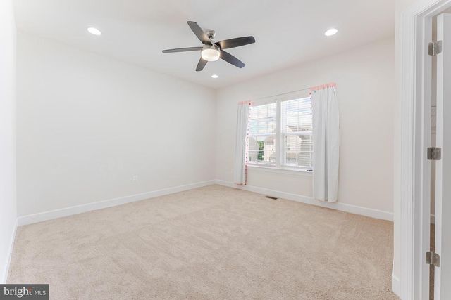5829 AMANDA ROSE LN, Woodbridge, VA 22193