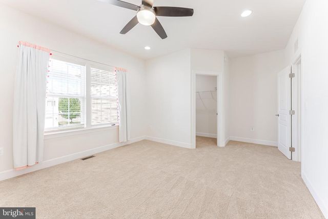 5829 AMANDA ROSE LN, Woodbridge, VA 22193