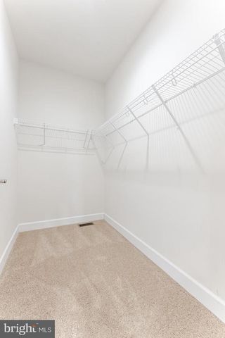 5829 AMANDA ROSE LN, Woodbridge, VA 22193