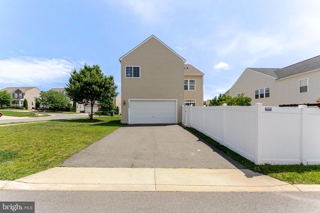 5829 AMANDA ROSE LN, Woodbridge, VA 22193