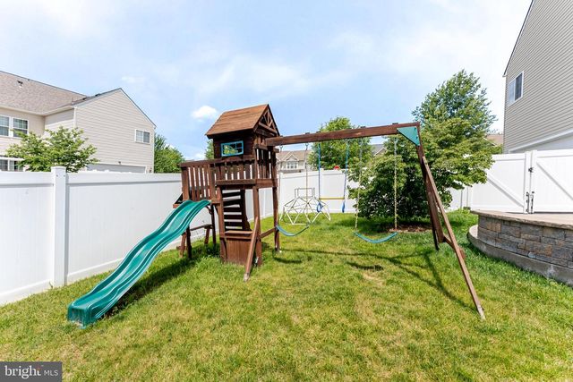 5829 AMANDA ROSE LN, Woodbridge, VA 22193