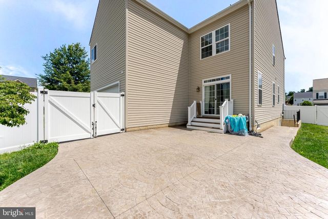 5829 AMANDA ROSE LN, Woodbridge, VA 22193