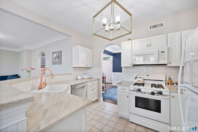 44 Cricket Lane, Fairfield, CT 06825