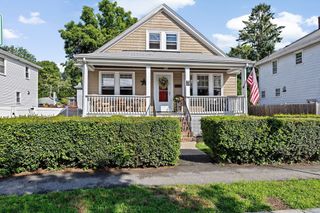 35 Willow Ave, Quincy, MA 02170
