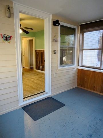 39 Balfour Dr., Springfield, MA 01118