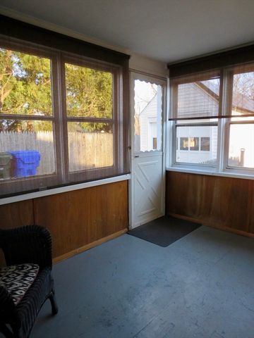 39 Balfour Dr., Springfield, MA 01118