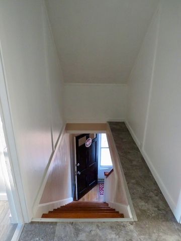 39 Balfour Dr., Springfield, MA 01118