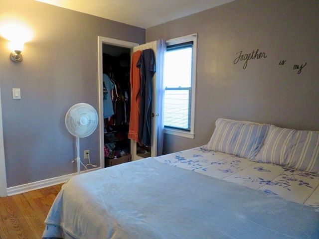 39 Balfour Dr., Springfield, MA 01118