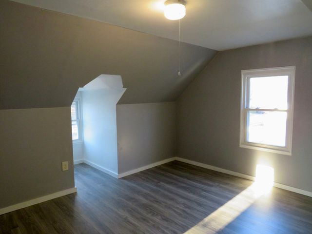 39 Balfour Dr., Springfield, MA 01118