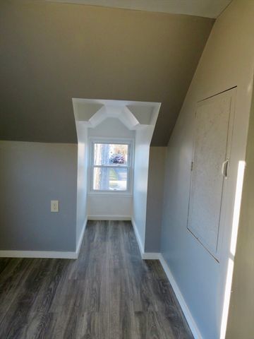 39 Balfour Dr., Springfield, MA 01118