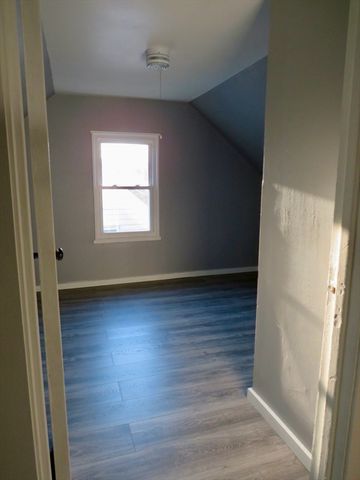 39 Balfour Dr., Springfield, MA 01118