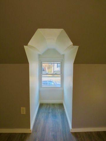 39 Balfour Dr., Springfield, MA 01118