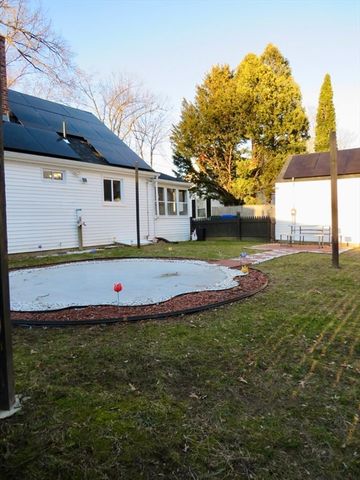 39 Balfour Dr., Springfield, MA 01118