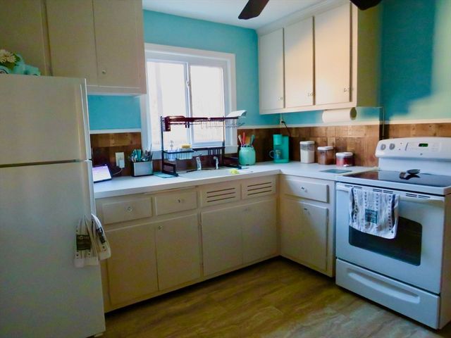 39 Balfour Dr., Springfield, MA 01118