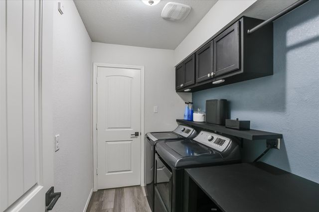 102 Reagor DR, Taylor, TX 76574