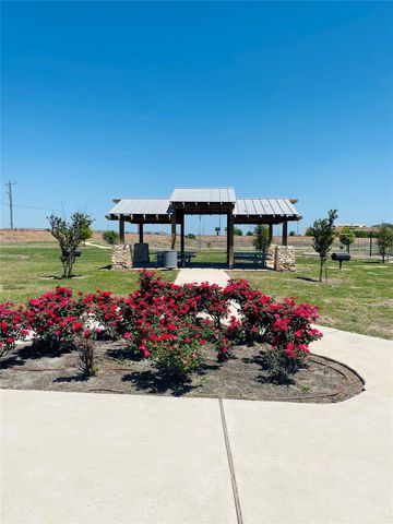102 Reagor DR, Taylor, TX 76574