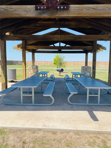 102 Reagor DR, Taylor, TX 76574