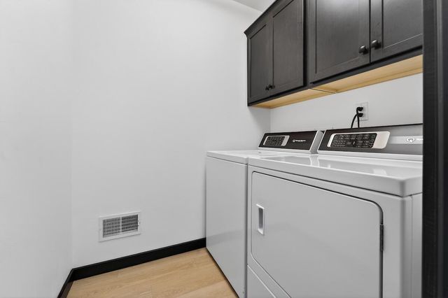 555 Lake Breeze LANE, Random Lake, WI 53075