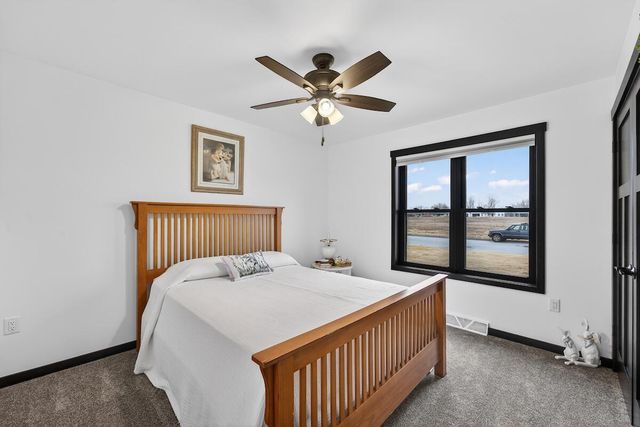 555 Lake Breeze LANE, Random Lake, WI 53075