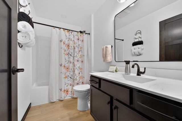 555 Lake Breeze LANE, Random Lake, WI 53075