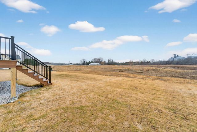 555 Lake Breeze LANE, Random Lake, WI 53075