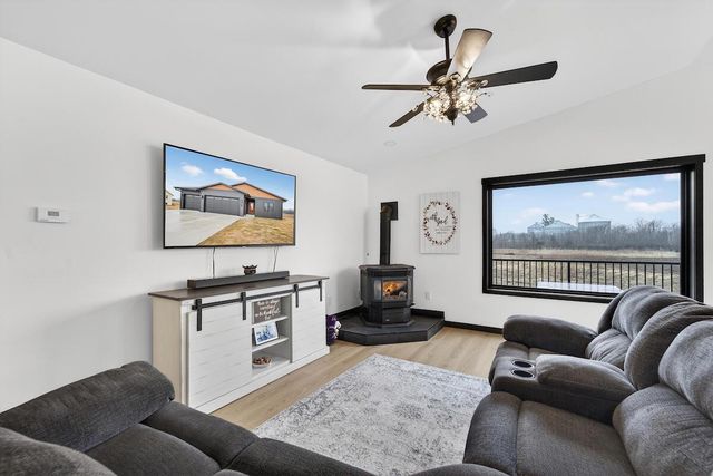 555 Lake Breeze LANE, Random Lake, WI 53075