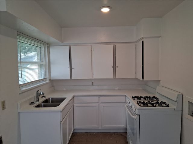 3019 Avon Street 3021, Dallas, TX 75211