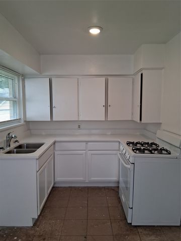 3019 Avon Street 3021, Dallas, TX 75211
