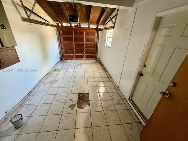 5373 W 10th Ct, Hialeah, FL 33012