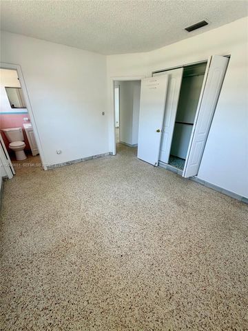 5373 W 10th Ct, Hialeah, FL 33012