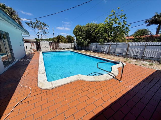 5373 W 10th Ct, Hialeah, FL 33012