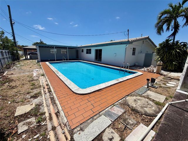 5373 W 10th Ct, Hialeah, FL 33012