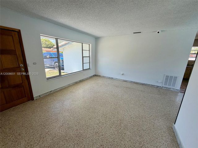 5373 W 10th Ct, Hialeah, FL 33012