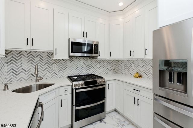 59 Morning Glory Rd, Warren Twp., NJ 07059