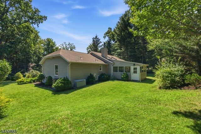 59 Morning Glory Rd, Warren Twp., NJ 07059