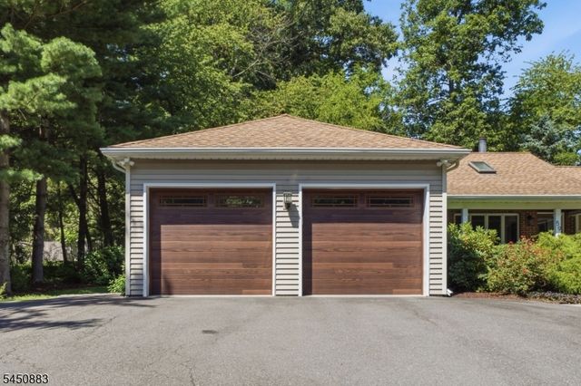 59 Morning Glory Rd, Warren Twp., NJ 07059