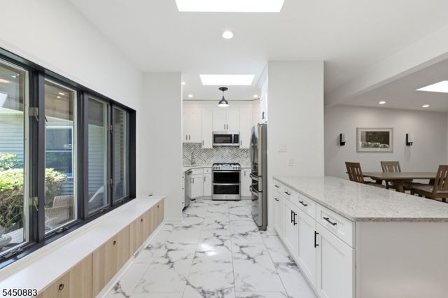 59 Morning Glory Rd, Warren Twp., NJ 07059