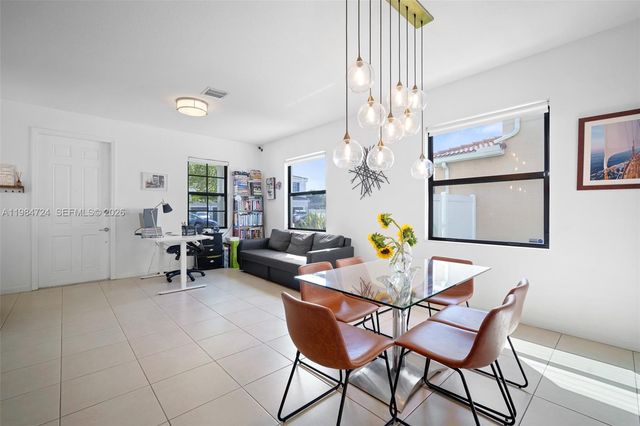 901 NE 191st St, Miami, FL 33179