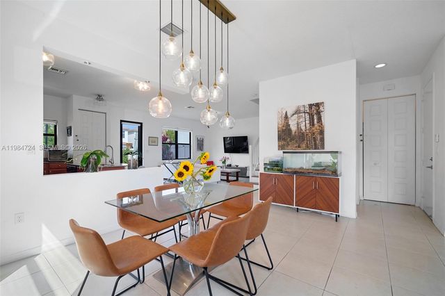 901 NE 191st St, Miami, FL 33179